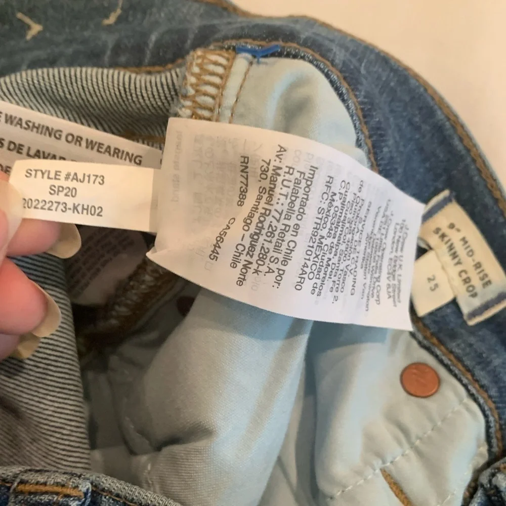 Madewell 9” Mid Rise Skinny Cropped Button Down Jeans in Medium Wash Size 25
